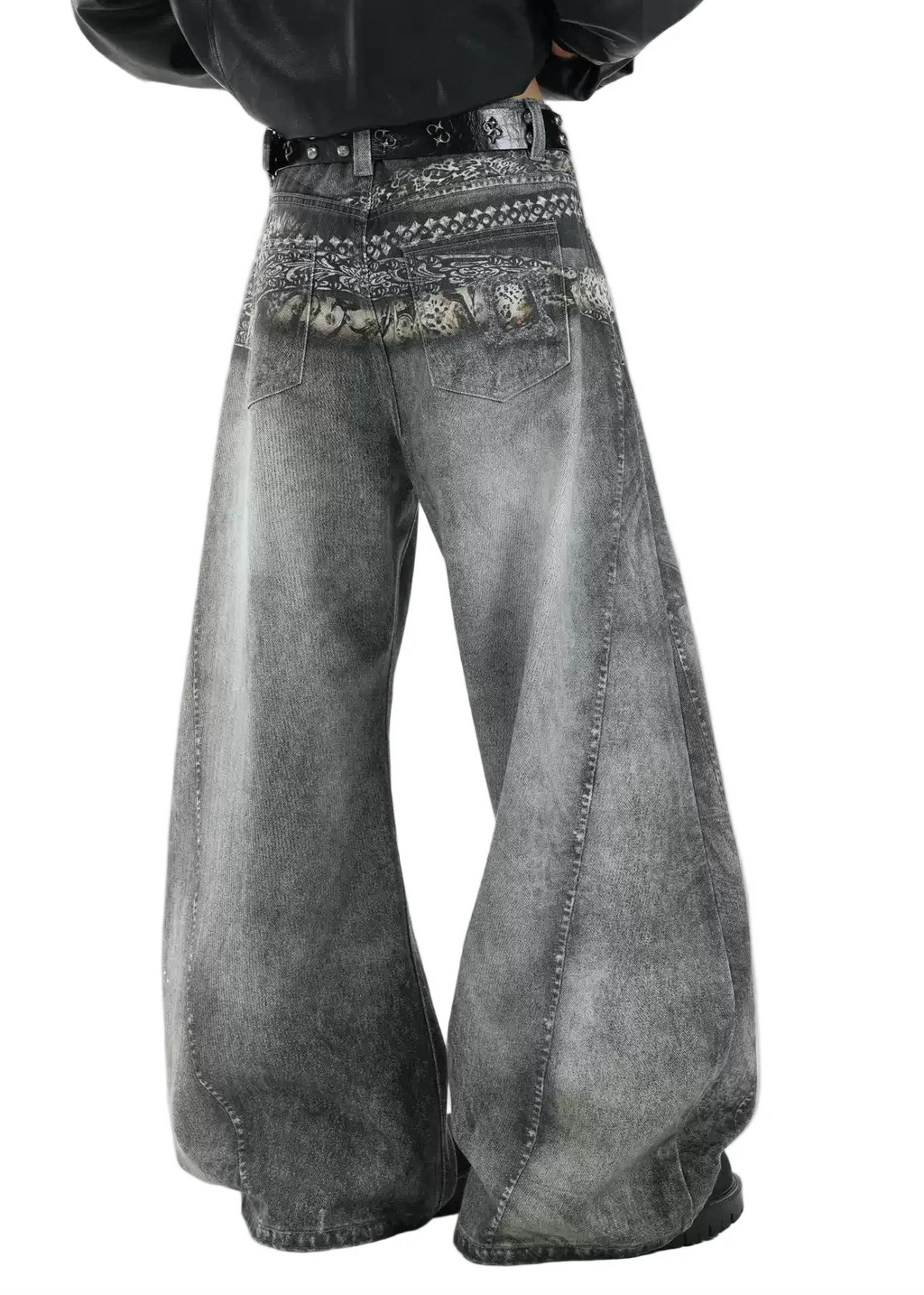 DISTRESSED BAGGY DENIM JEANS
